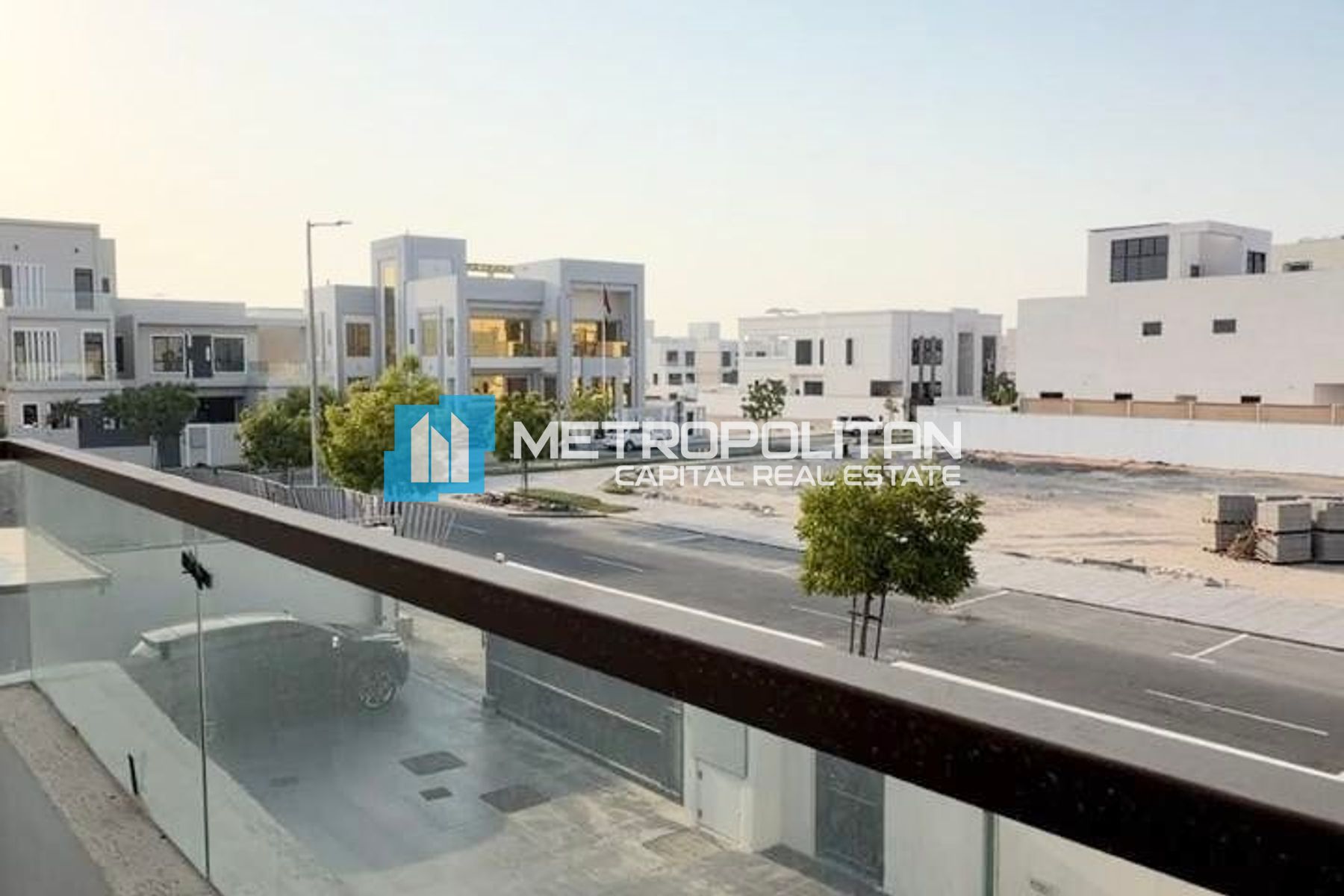 Corner Unit | Closed Kitchen | Vacant Unit