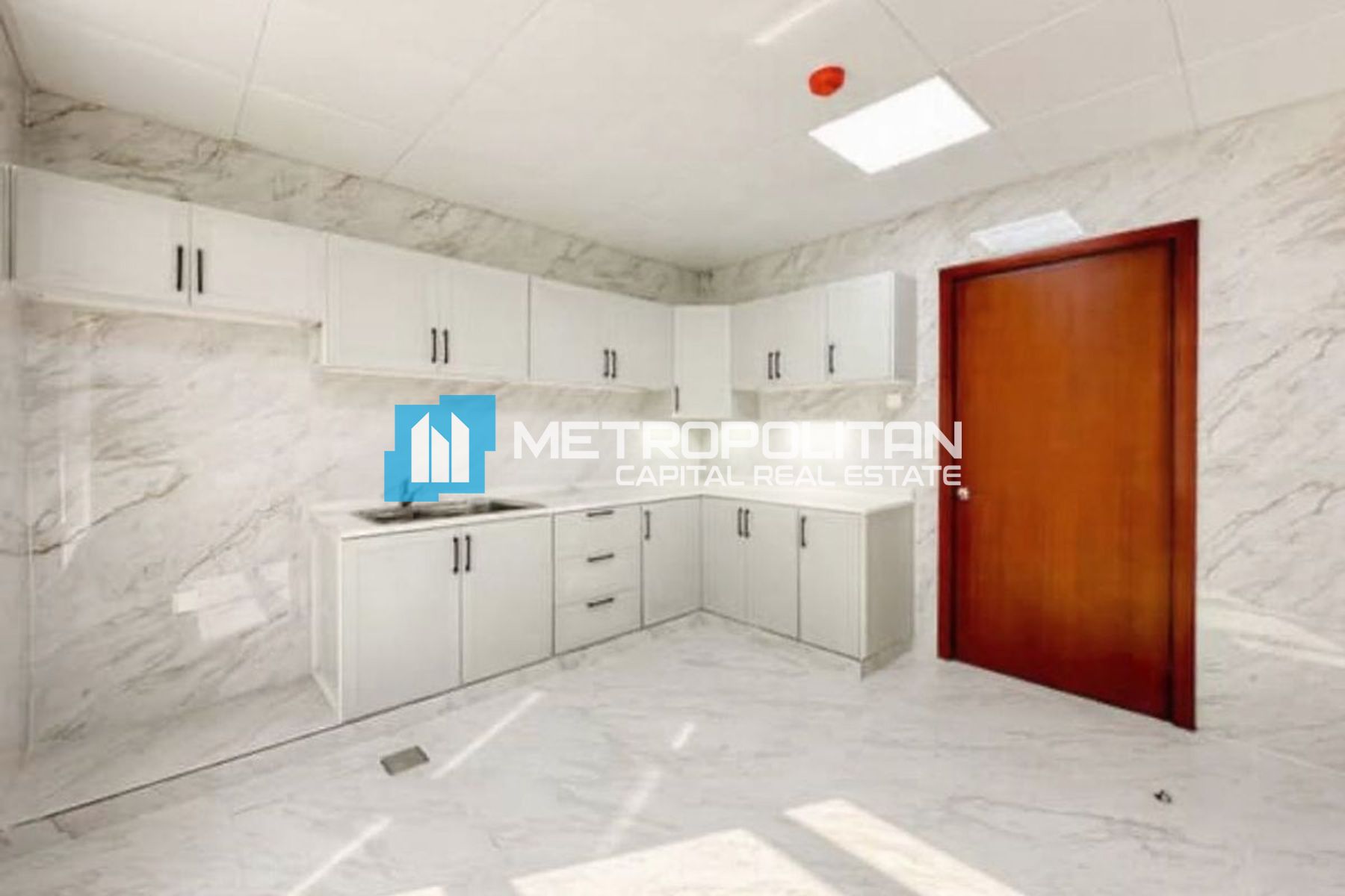 Corner Unit | Closed Kitchen | Vacant Unit