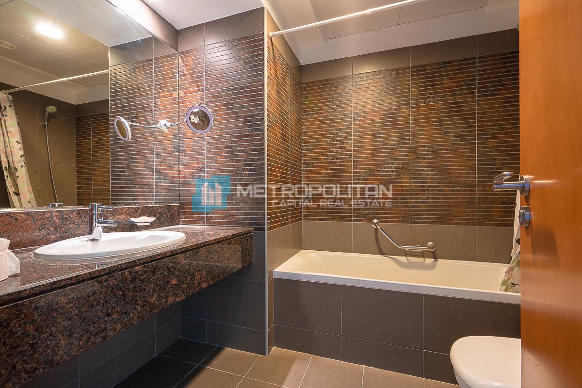 Sea view | Furnished | Corner Unit | Upgraded 1BR