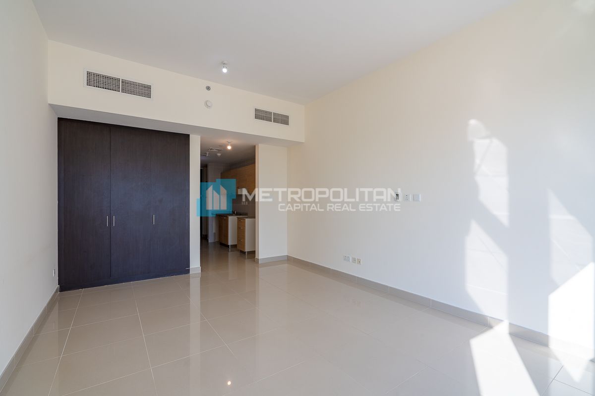 Pool View | Well Maintained Studio | Vacant Soon