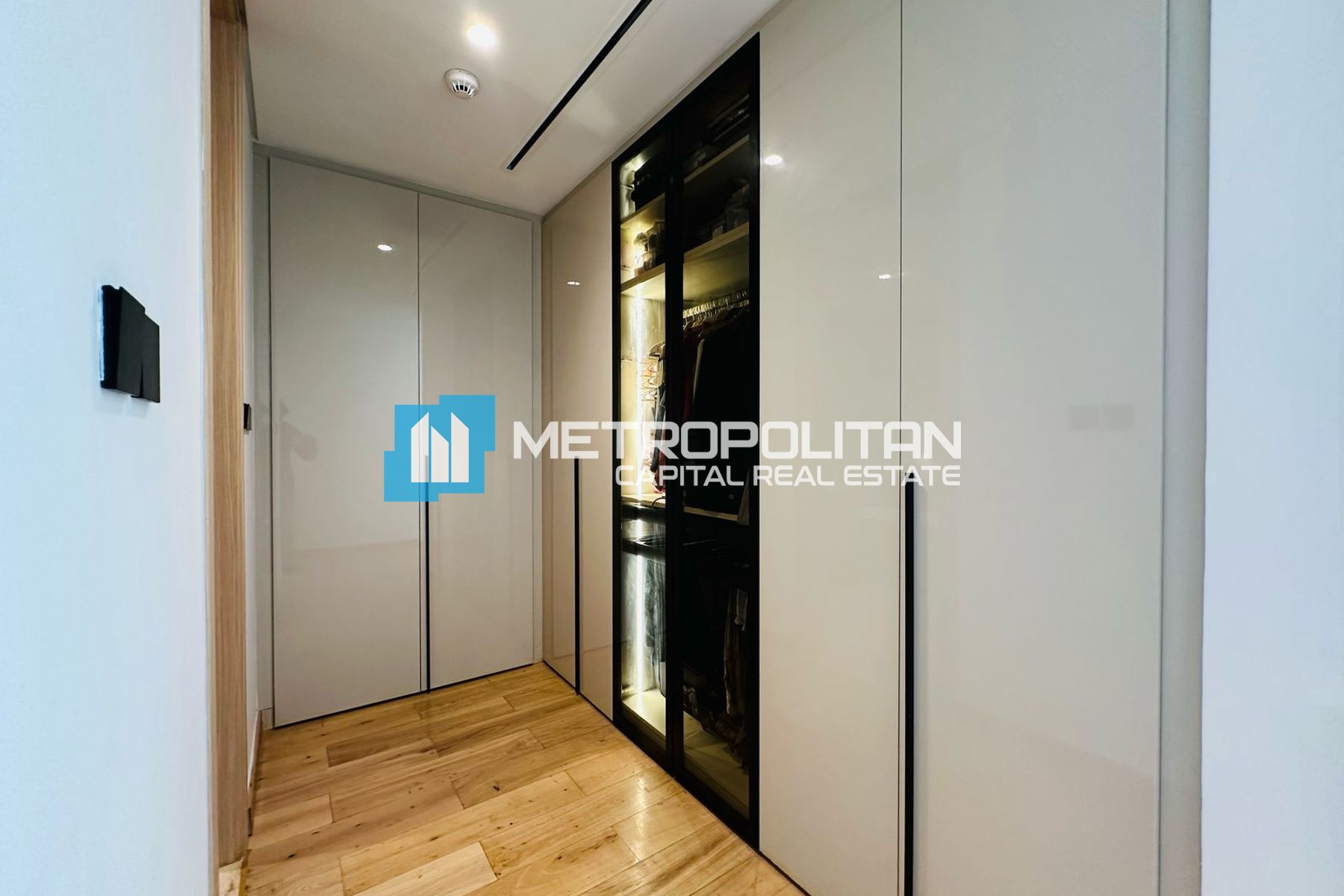 Corner 2BR+M | Large Balcony | High End Amenities