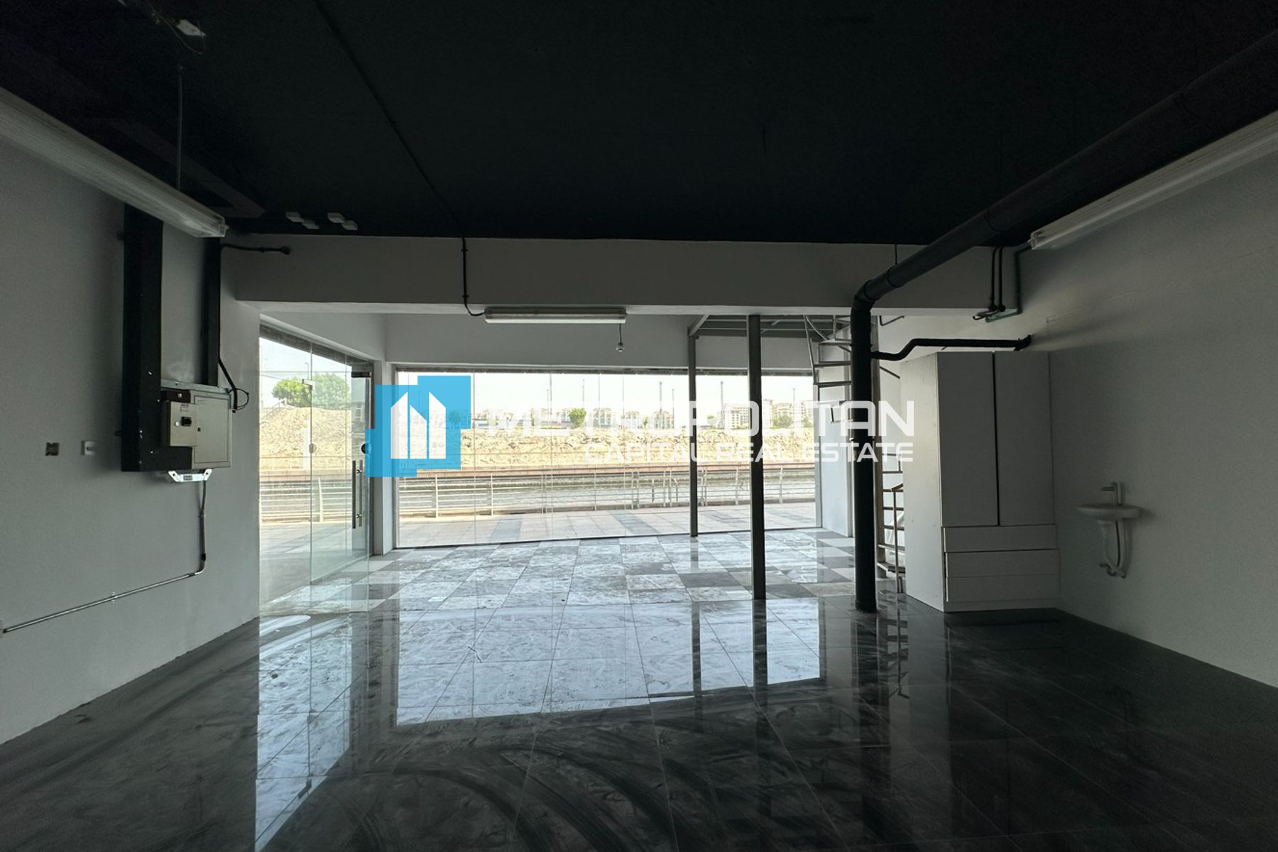 Vacant Shop | Fully Fitted | Waterfront Location