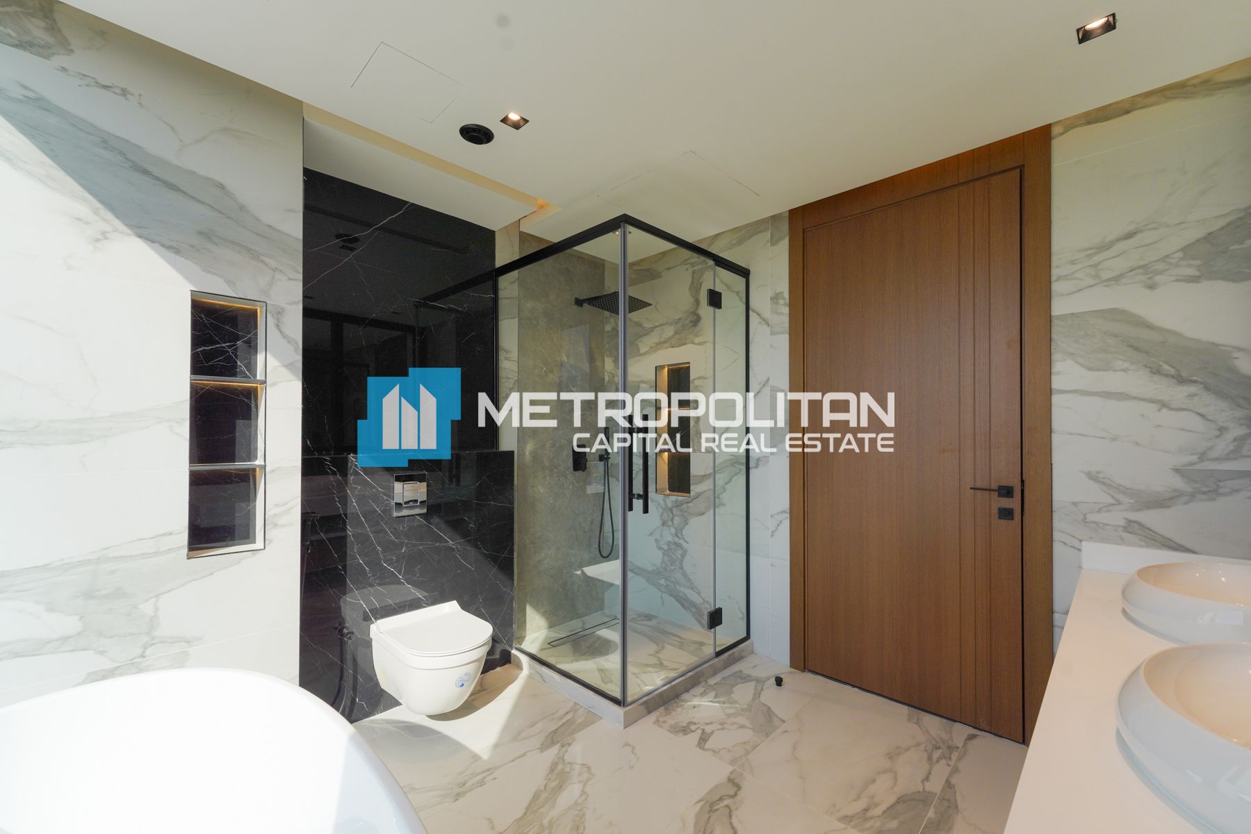Single Row |Stunning View | Ultra-Luxury | Terrace
