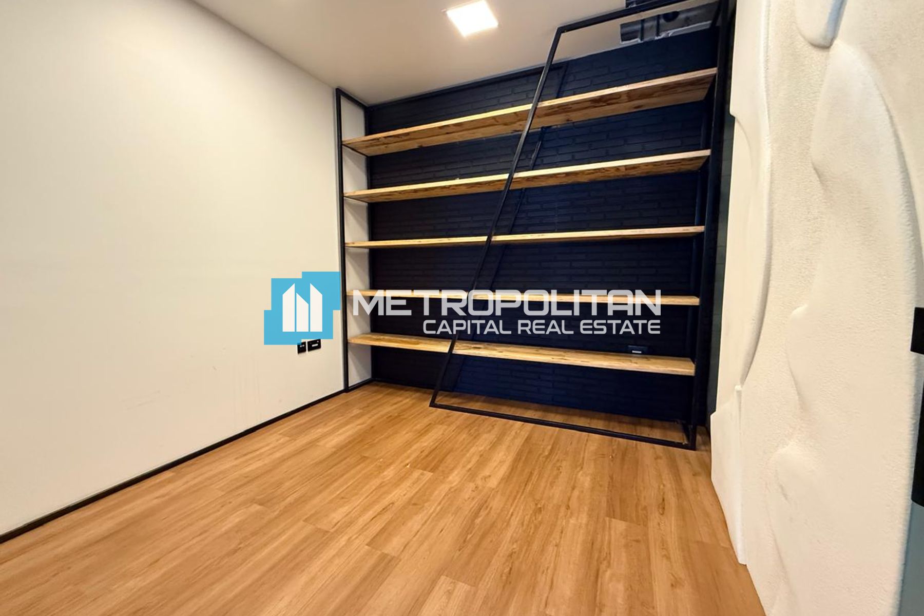 3 Offices | Sea View| Fitted | Semi Furnished