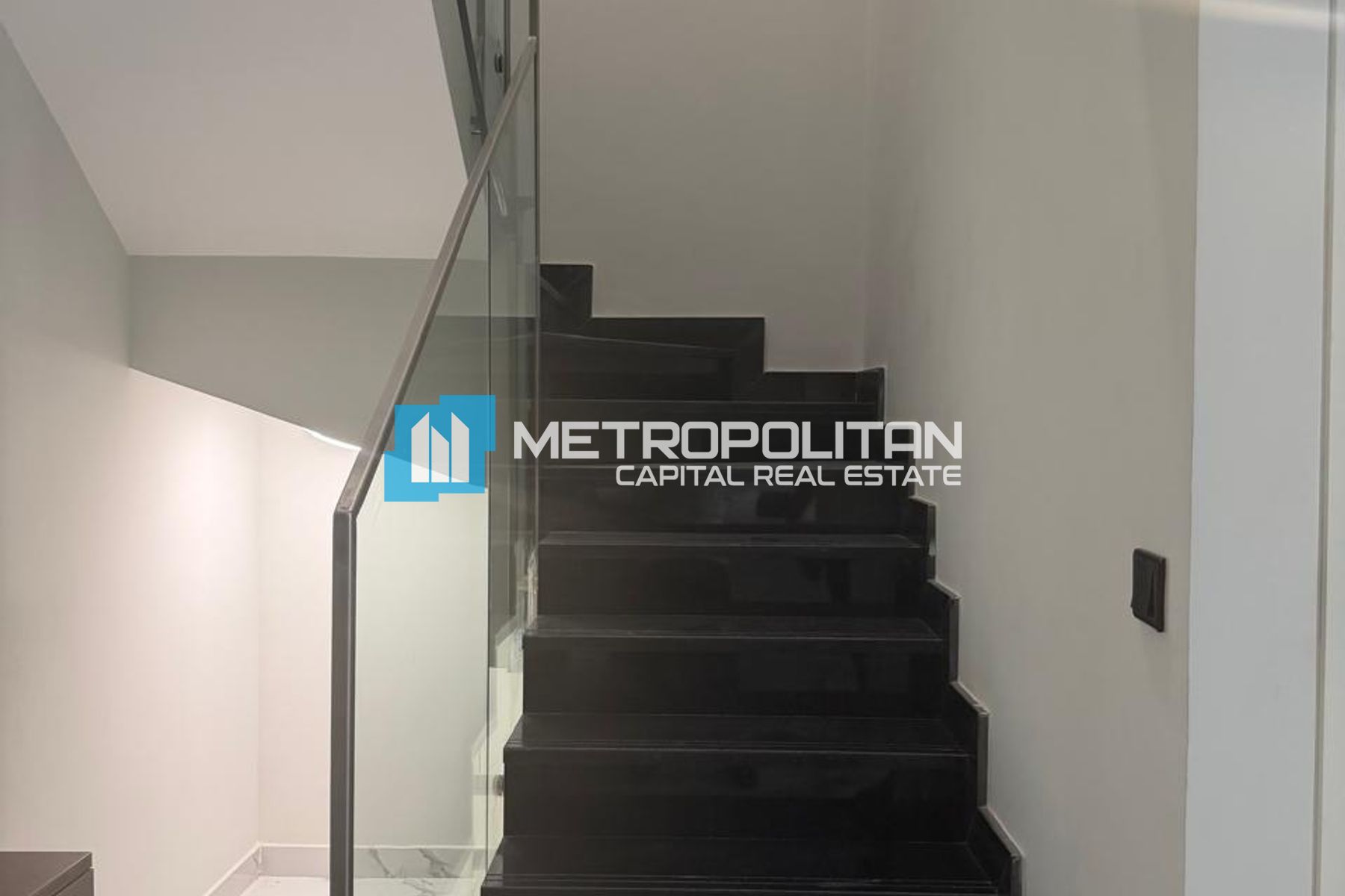 Duplex 3BR w/ Balcony| Canal View| Semi Furnished