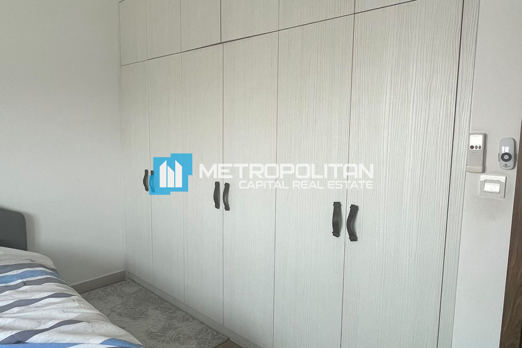 Single Row Corner | Upgraded 3BR | Close Kitchen