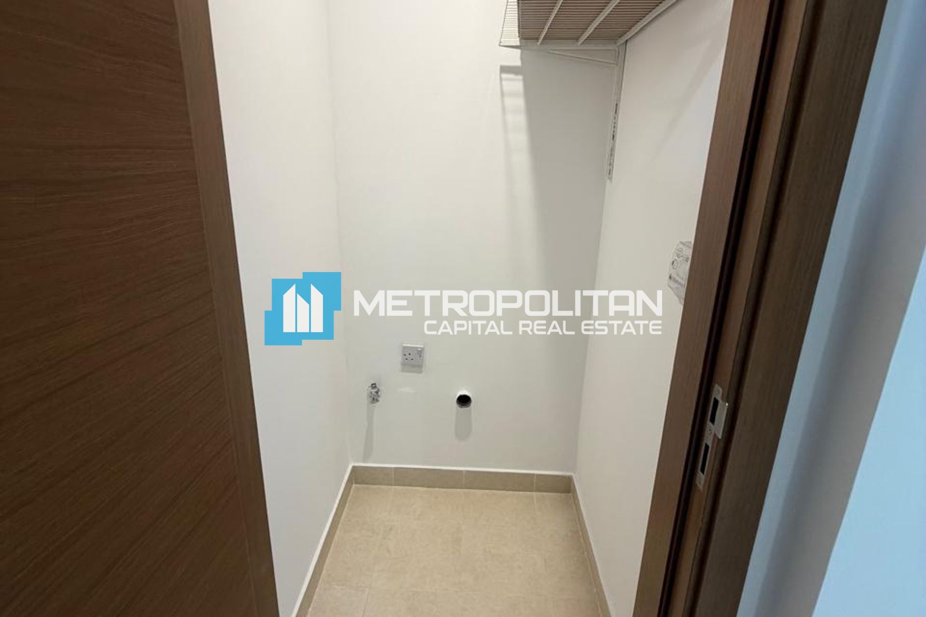 2BHK w/ Laundry|Community Water World View|Vacant