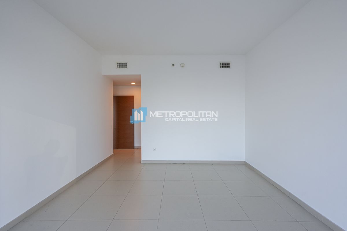 Modern 1BR | Pool And City View | Motivated Seller