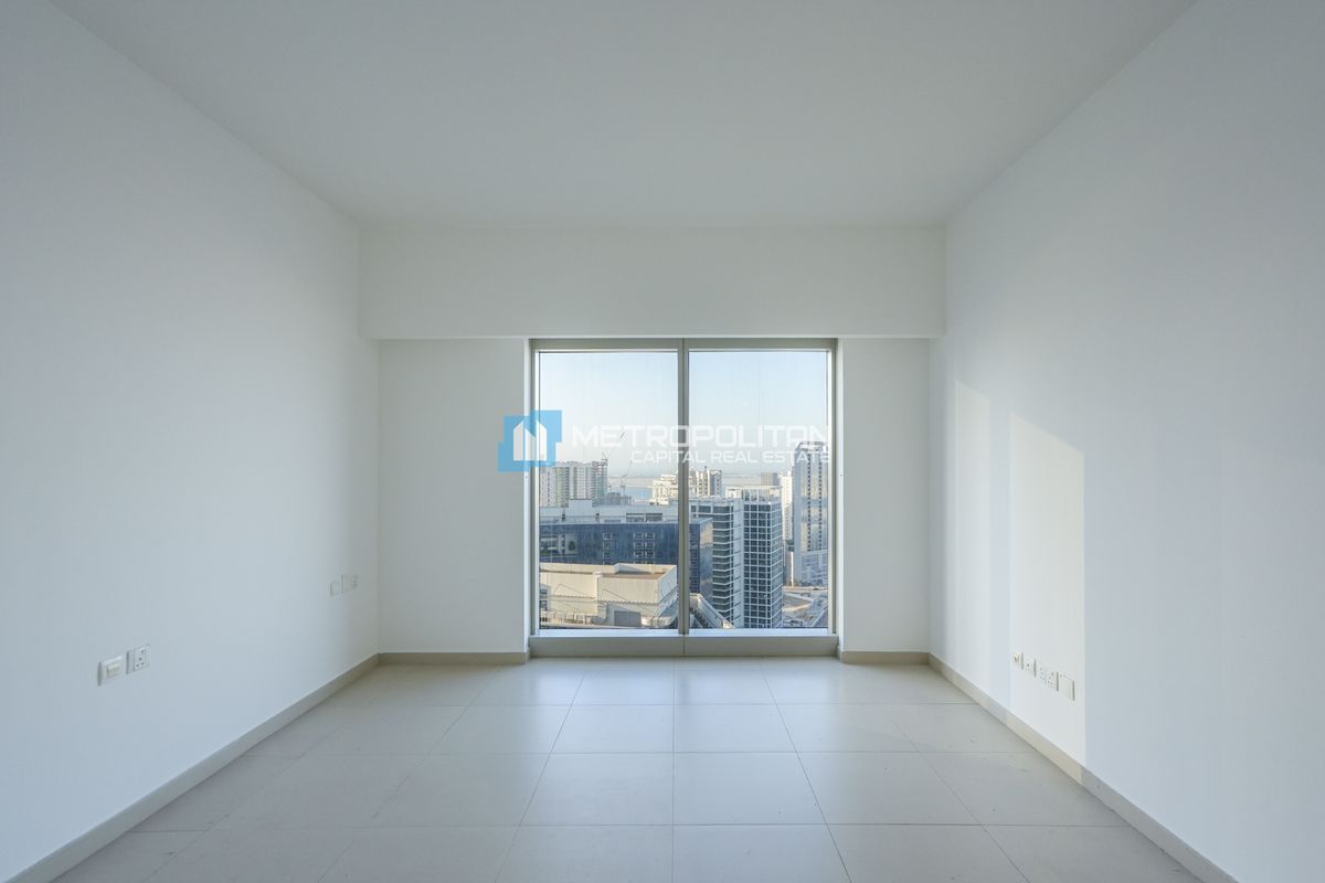Modern 1BR | Pool And City View | Motivated Seller