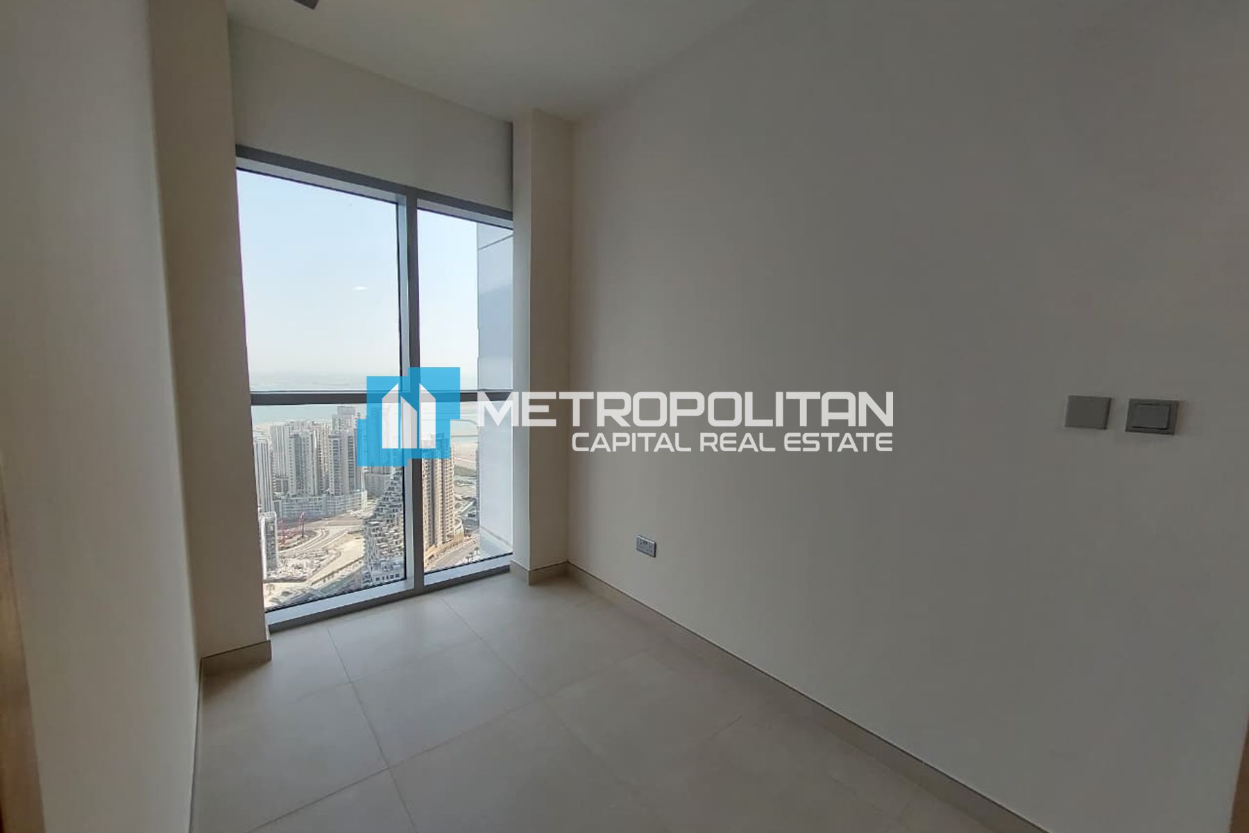 Canal View | Corner 2BR+M w/ Balcony | High Floor