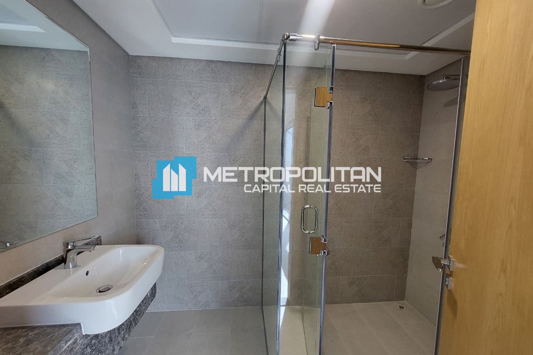 Canal View | Corner 2BR+M w/ Balcony | High Floor
