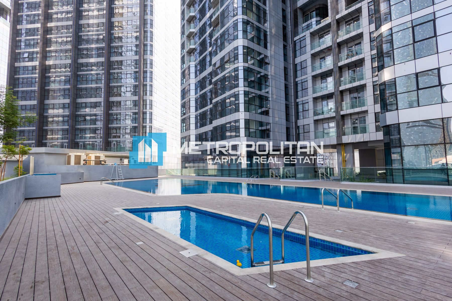 Canal View | Corner 2BR+M w/ Balcony | High Floor
