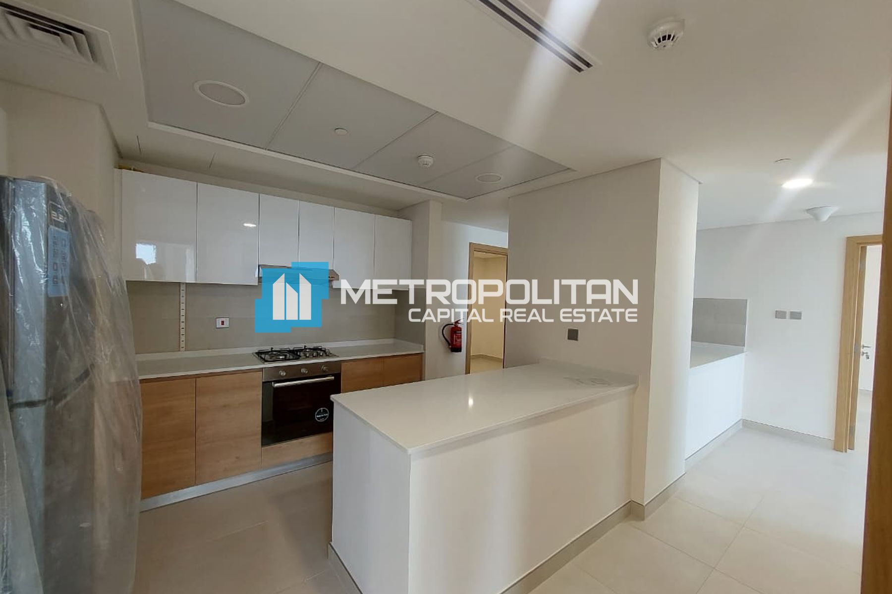 Canal View | Corner 2BR+M w/ Balcony | High Floor