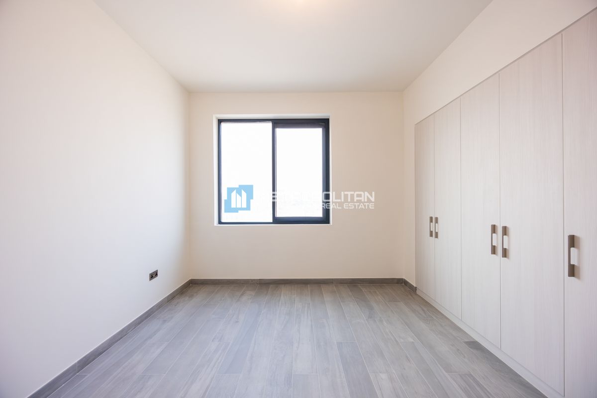 Beautiful 3BR+M| Ready to Move In | Prime Location