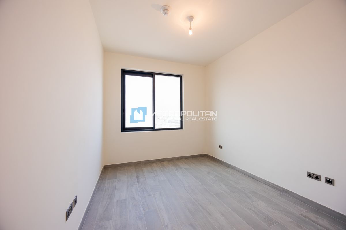 Beautiful 3BR+M| Ready to Move In | Prime Location