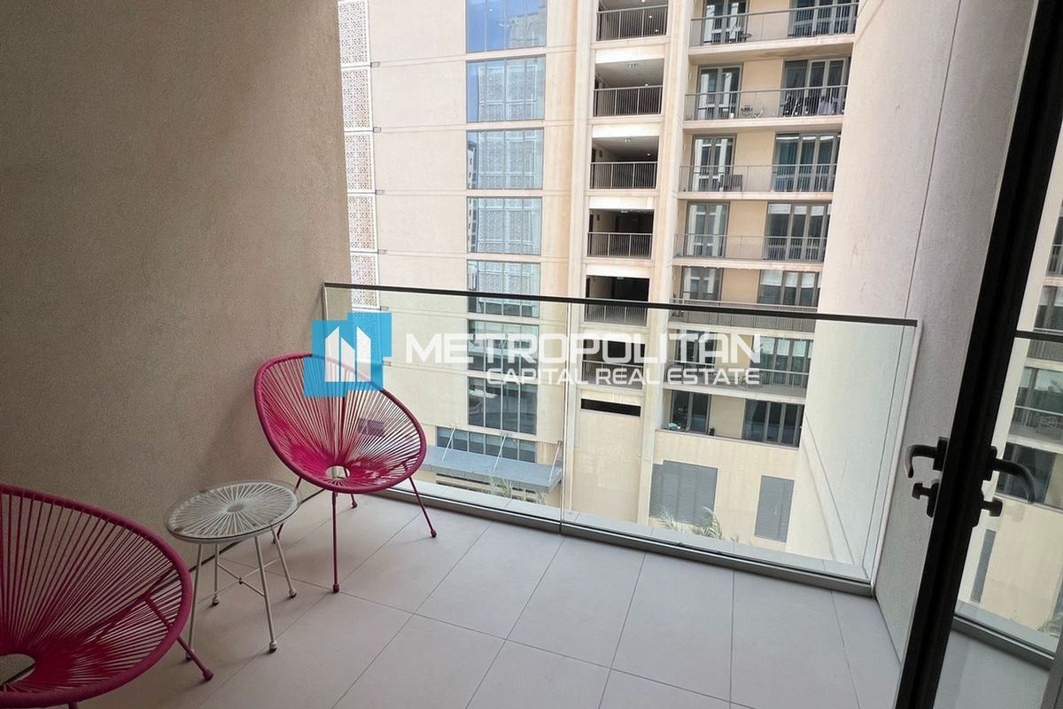 1BR w/ Balcony | Beach Access | Well Maintained