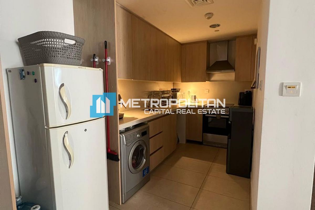 1BR w/ Balcony | Beach Access | Well Maintained