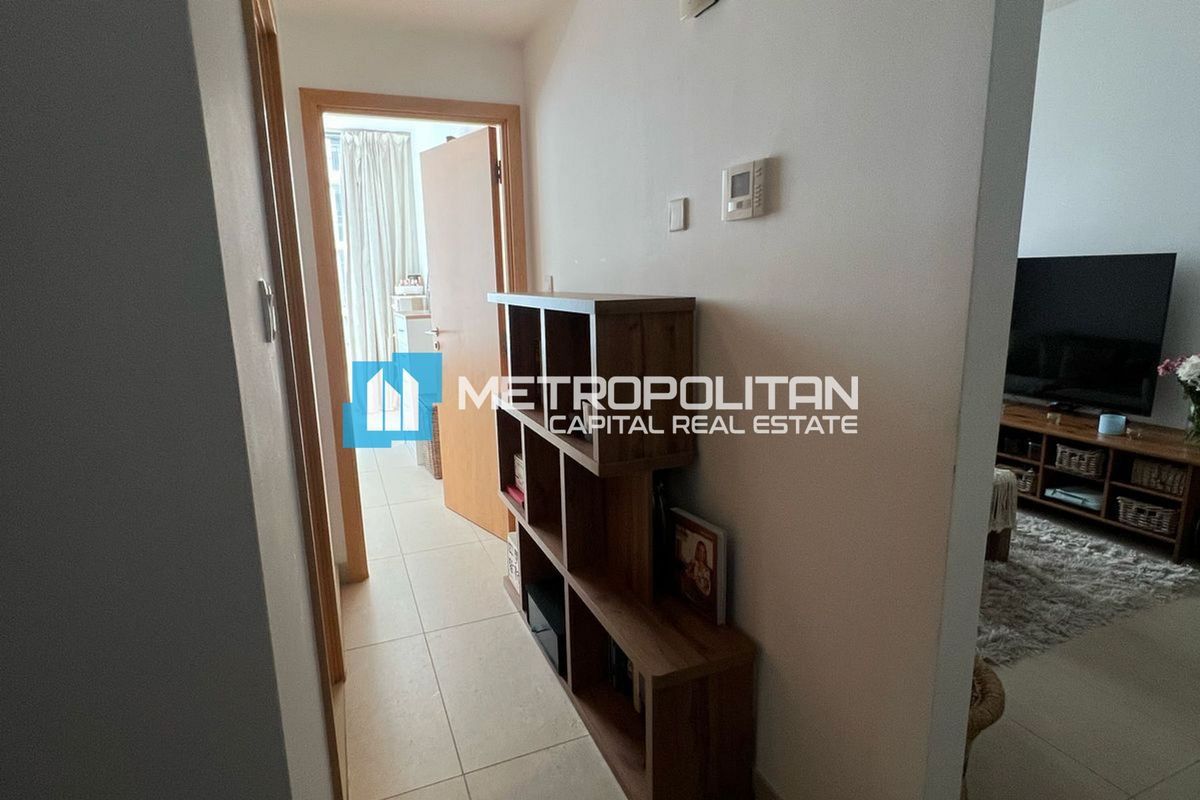 1BR w/ Balcony | Beach Access | Well Maintained