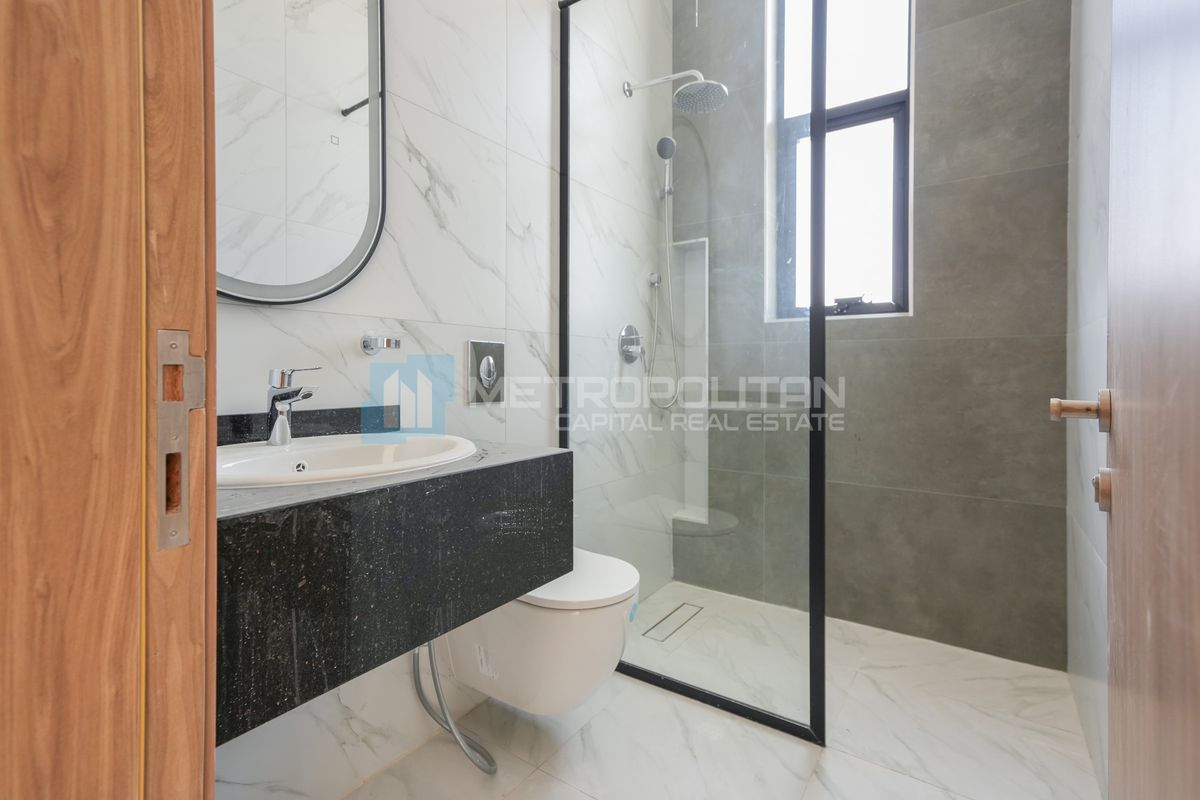 Spacious Corner Villa | 552 SQM | High Ceilings