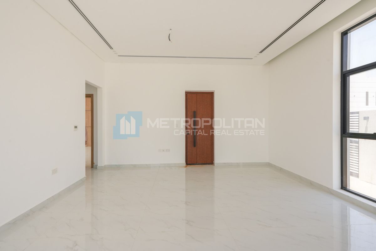 5BR Villa for Sale in Al Reeman 1, Al Shamkha - MCS-49075