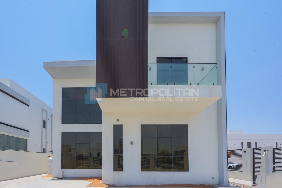 5BR Villa for Sale in Al Reeman 1, Al Shamkha - MCS-49075