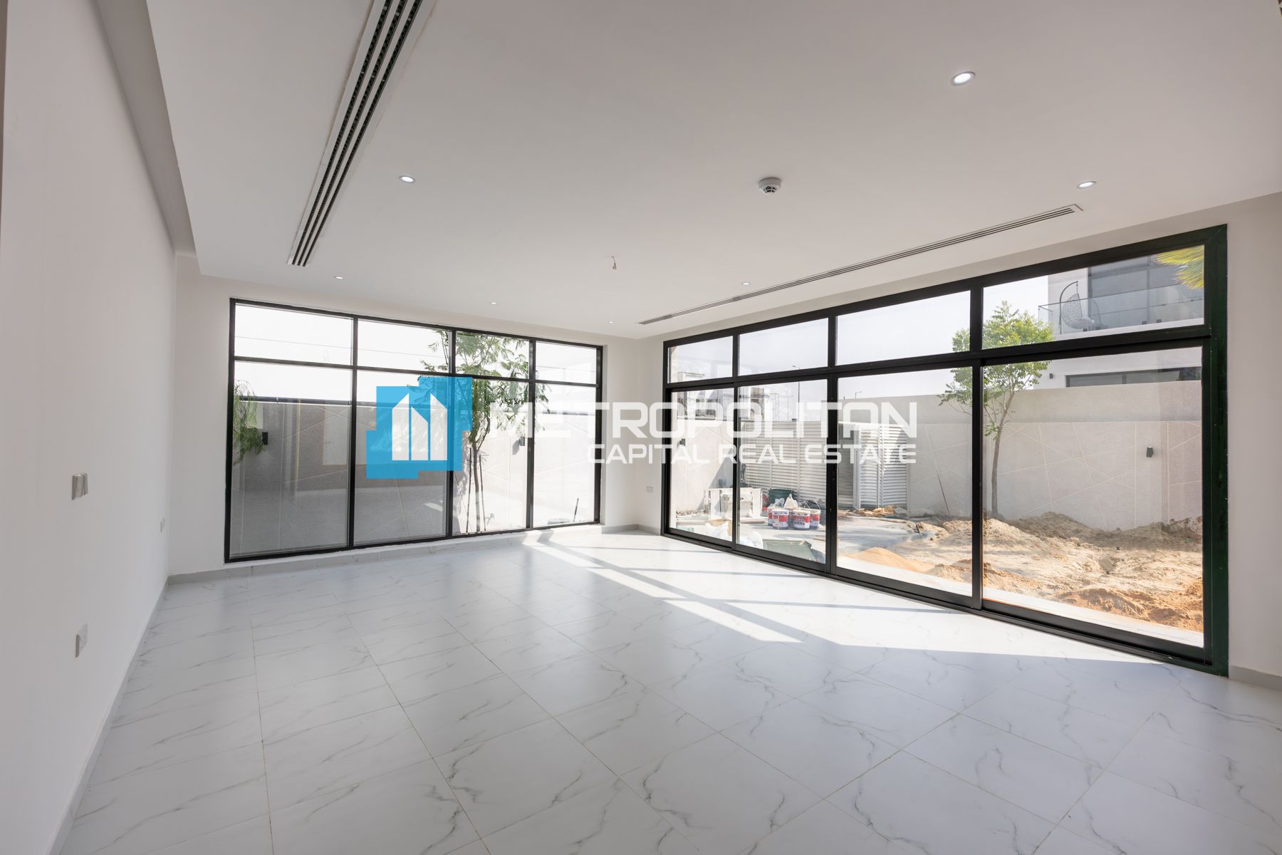 4BR Villa for Sale in Al Reeman 1, Al Shamkha - MCS-49116