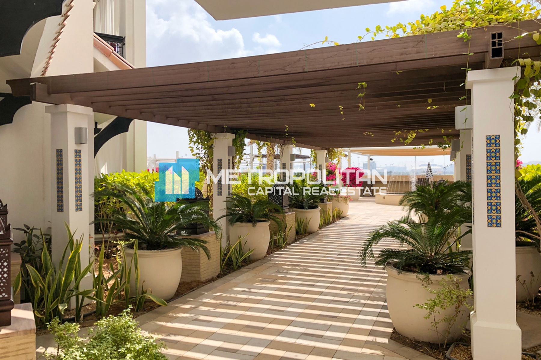 2 BHK with Balcony I Big Layout I Community View