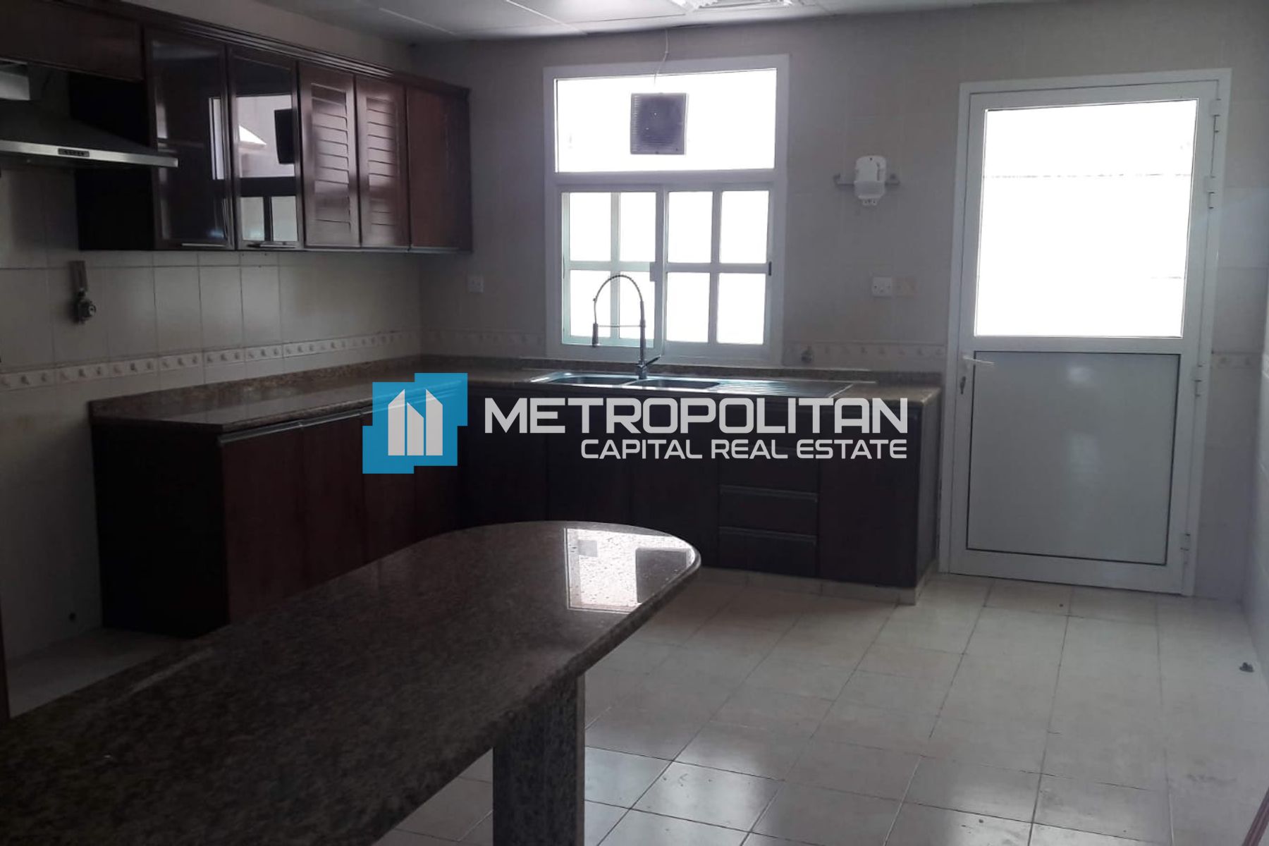 Compound | 4 Villas and 4 Apartments | Full Rented