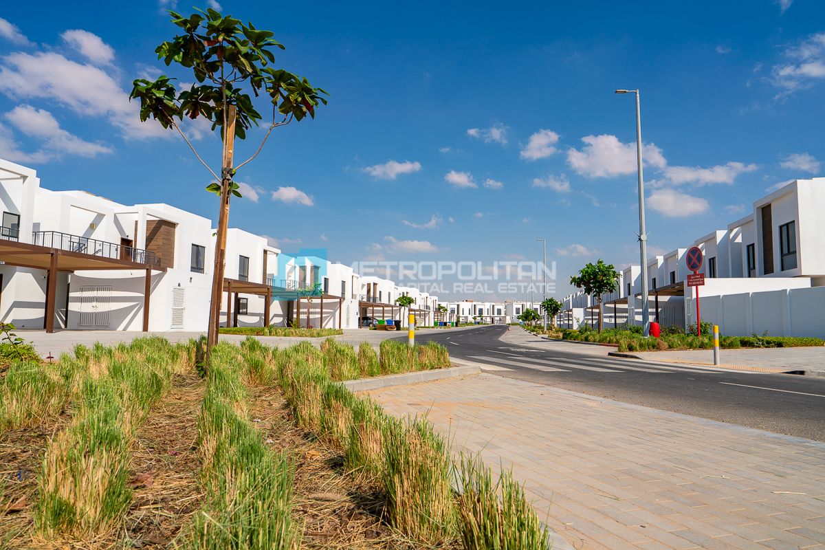 Single Row | High ROI | 2BR+Balcony | Laundry Area
