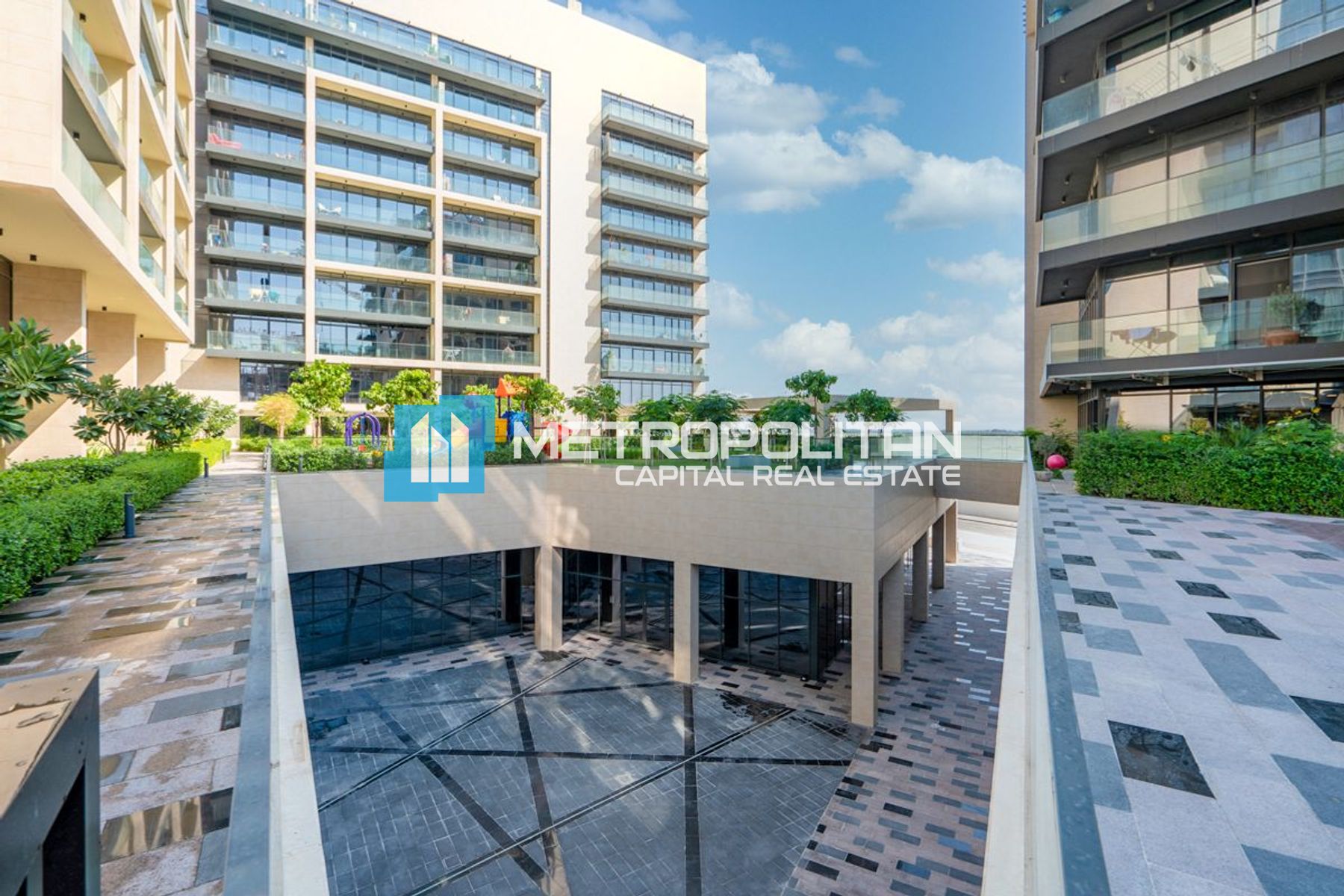 Corner Unit | 3 BR with Maids | Closed Kitchen