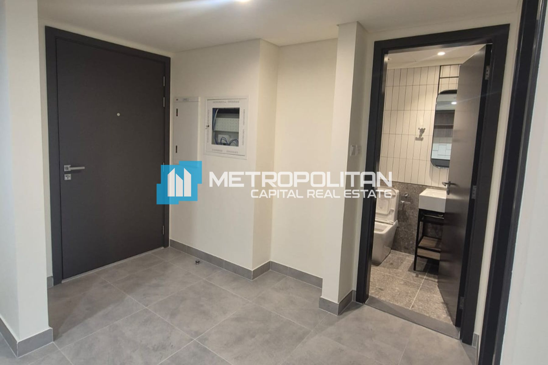 Modern 1BR Apartment | Ready To Move | High ROI