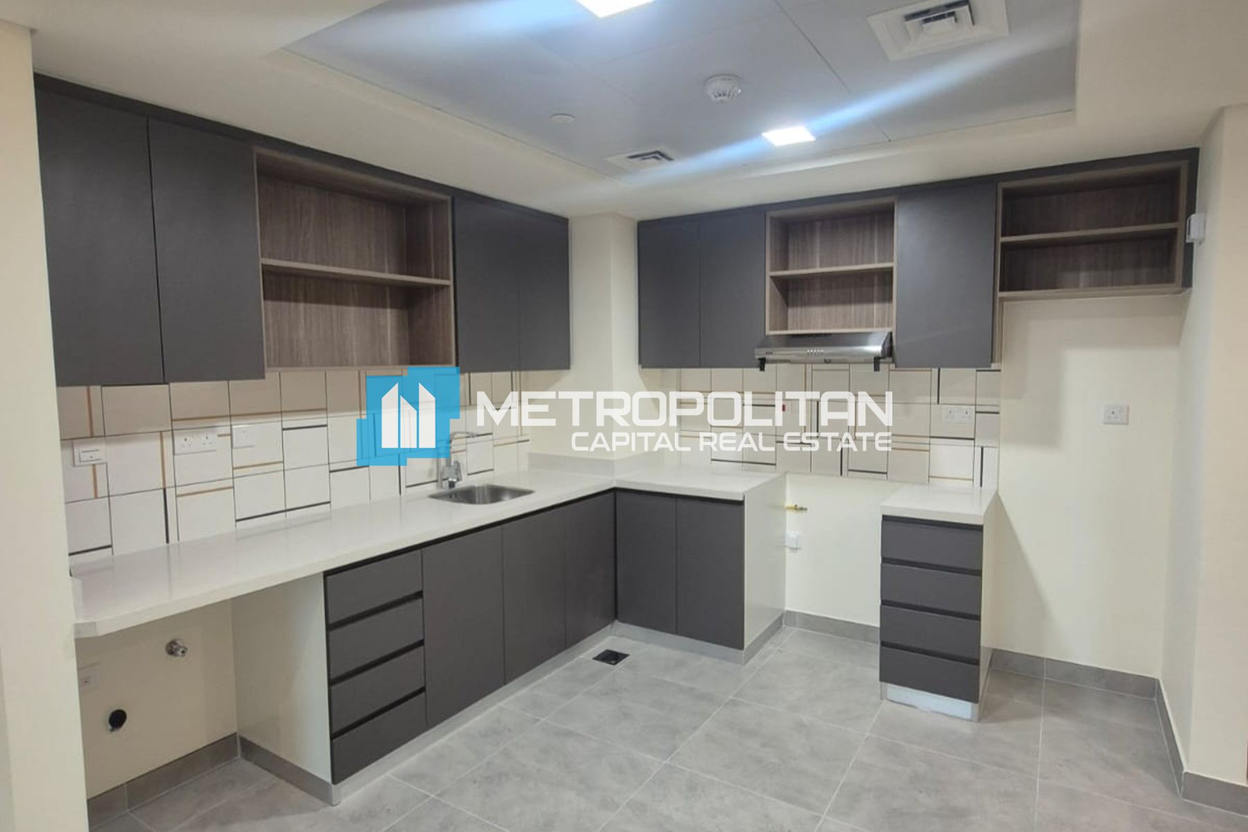 Modern 1BR Apartment | Ready To Move | High ROI