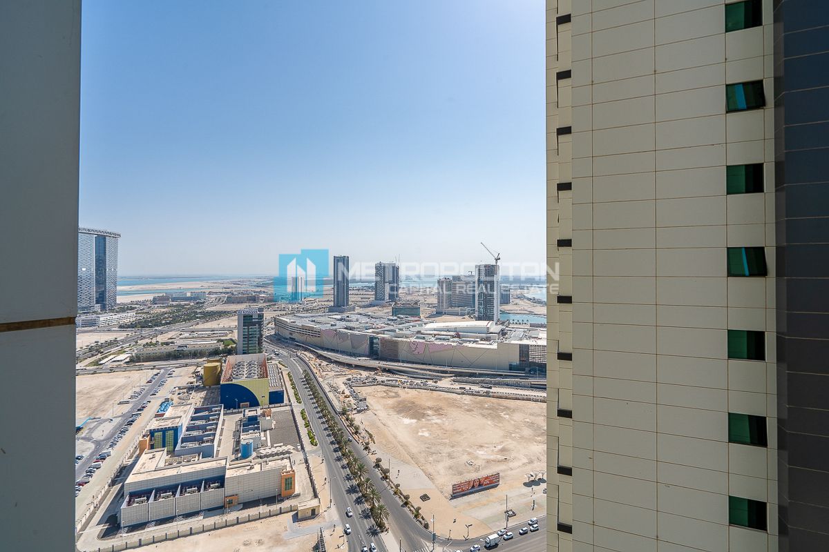 Spacious 3BR+Balcony | Prime Location | Great Deal