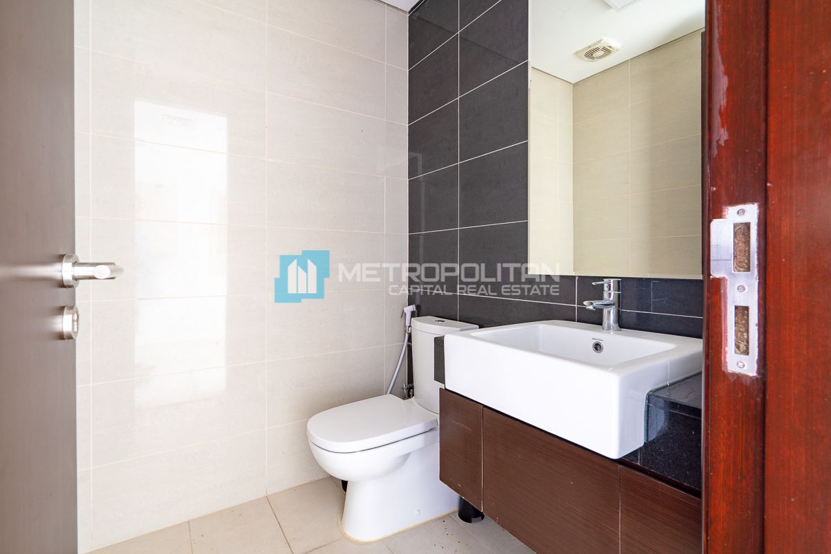 1BHK High Floor | Vacant | Stunning Community View