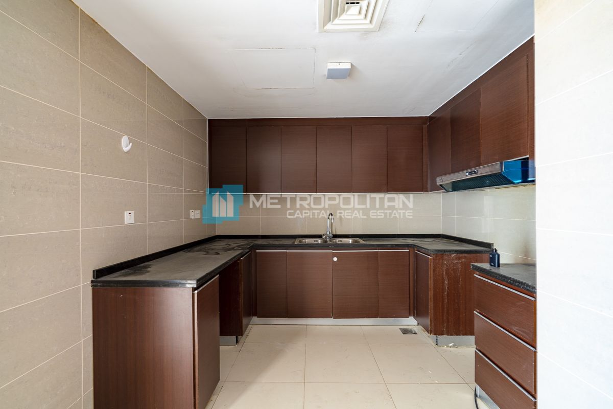 1BHK High Floor | Vacant | Stunning Community View
