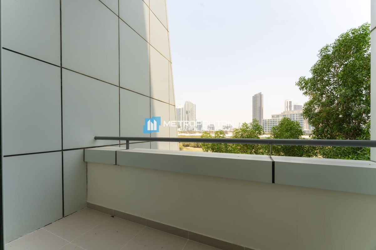 Rare Seafront 2BR+Balcony| Direct Boardwalk Access
