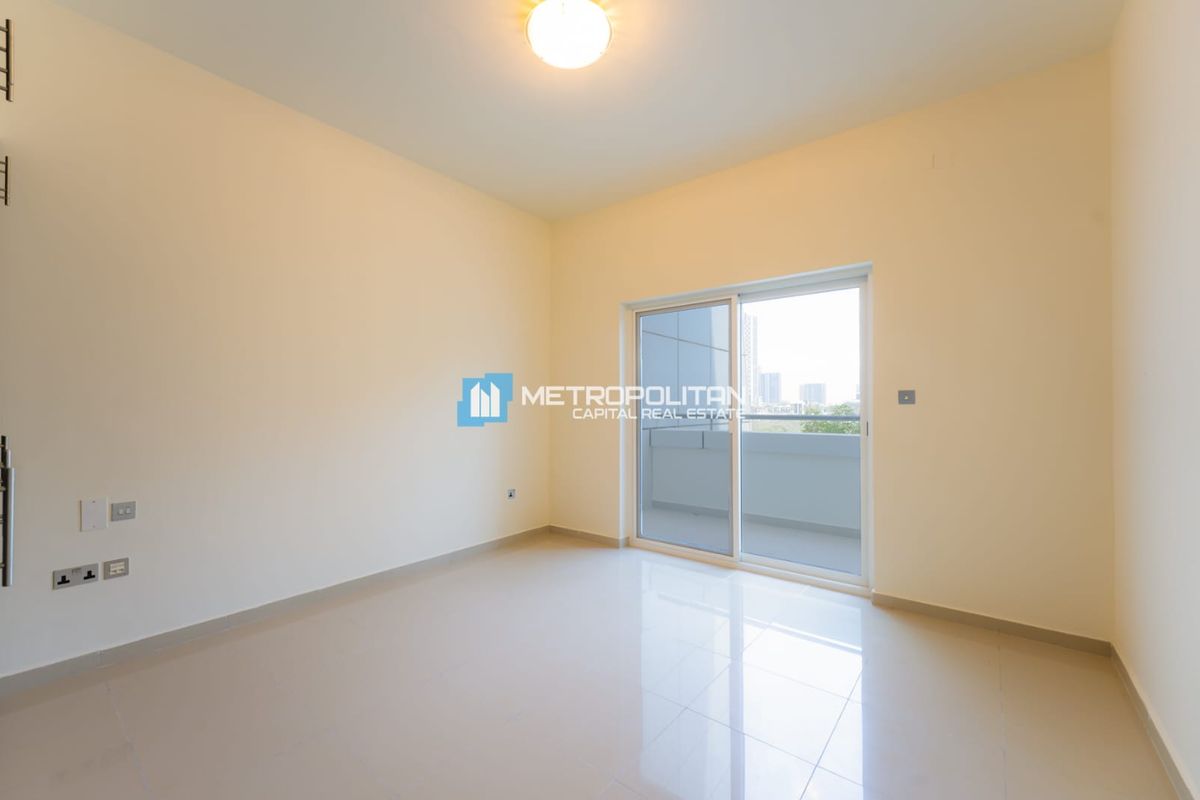 Rare Seafront 2BR+Balcony| Direct Boardwalk Access