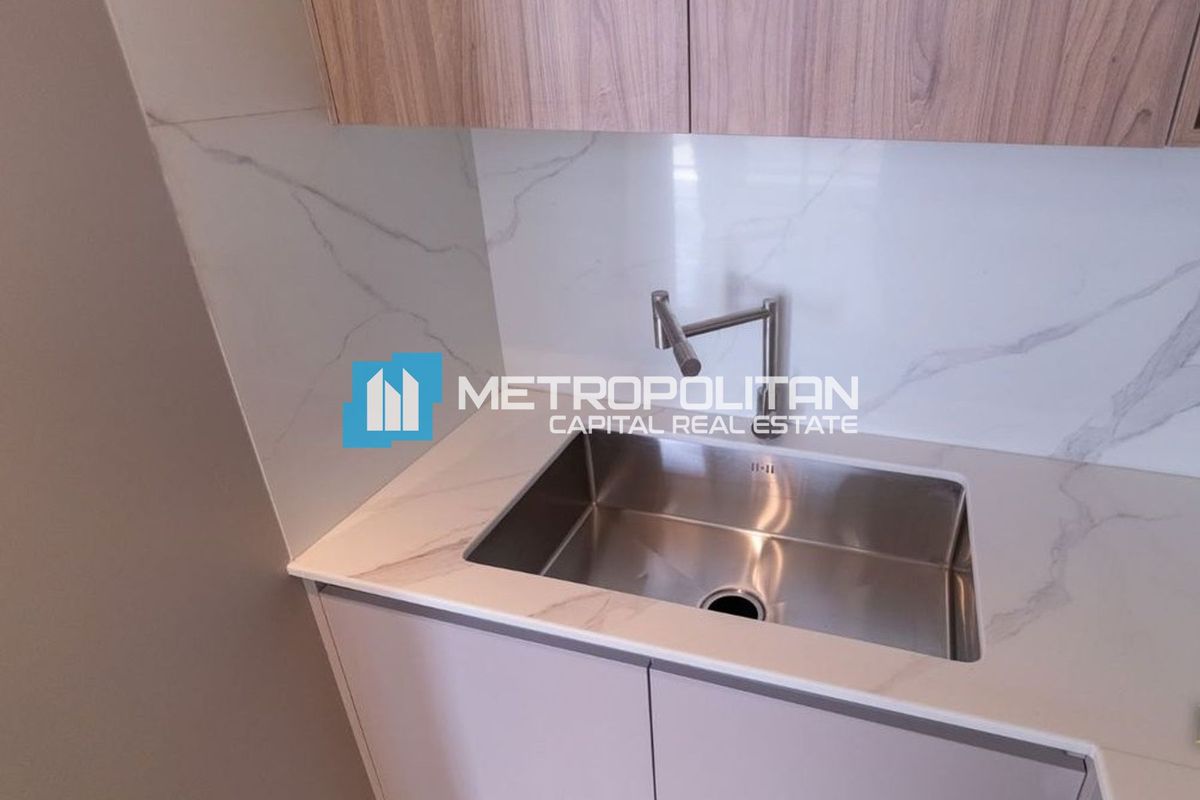 2 bedroom High Floor  in Merito, Al Shamkha