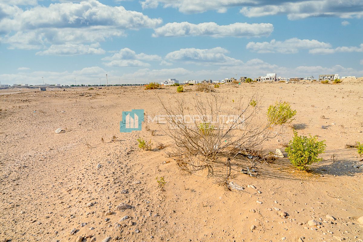 PRIME LOCATION | CLOSED TO AMENITIES | HIGH ROI