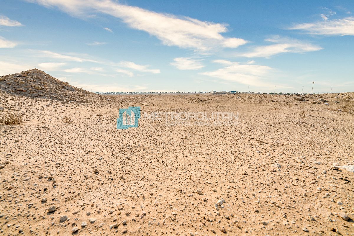 PRIME LOCATION | CLOSED TO AMENITIES | HIGH ROI
