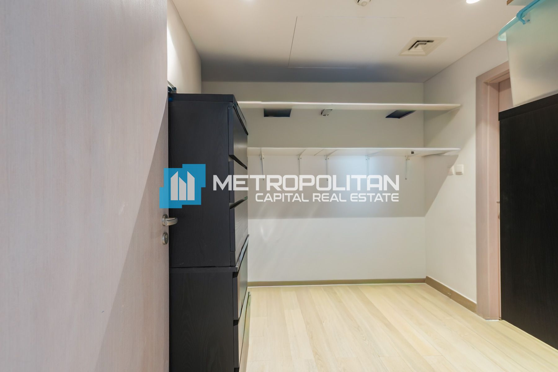 Upgraded 3BR | Corner Unit | Facing Waterworld