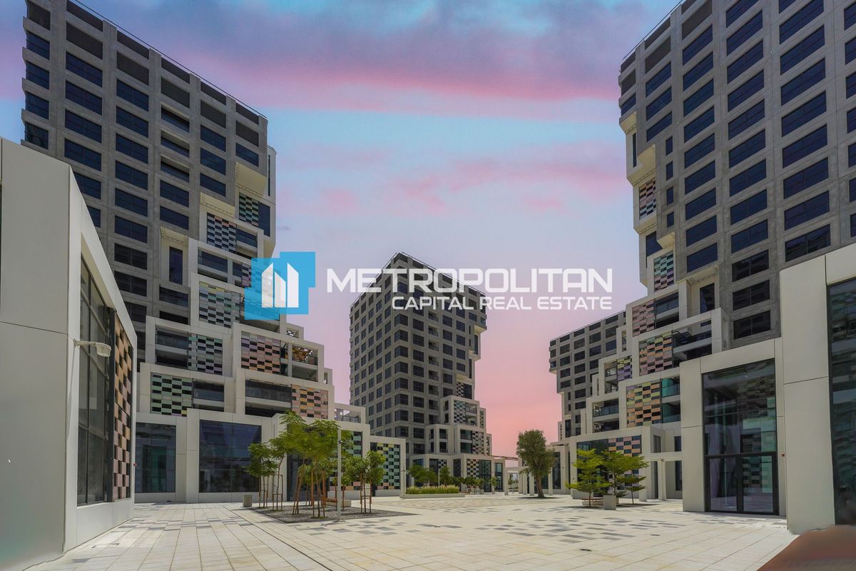 Spacious Studio | High Floor | Sea View | Vacant