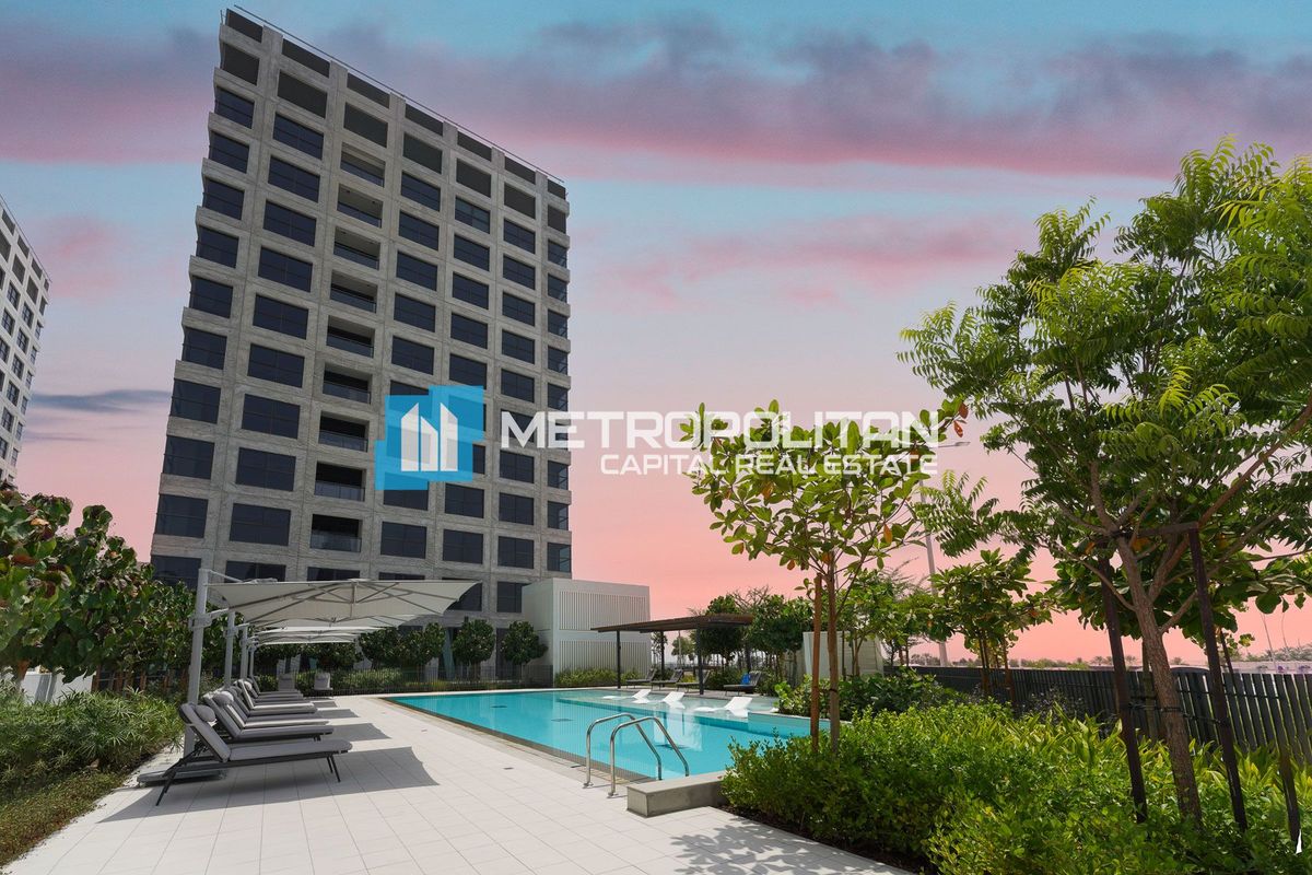 Spacious Studio | High Floor | Sea View | Vacant