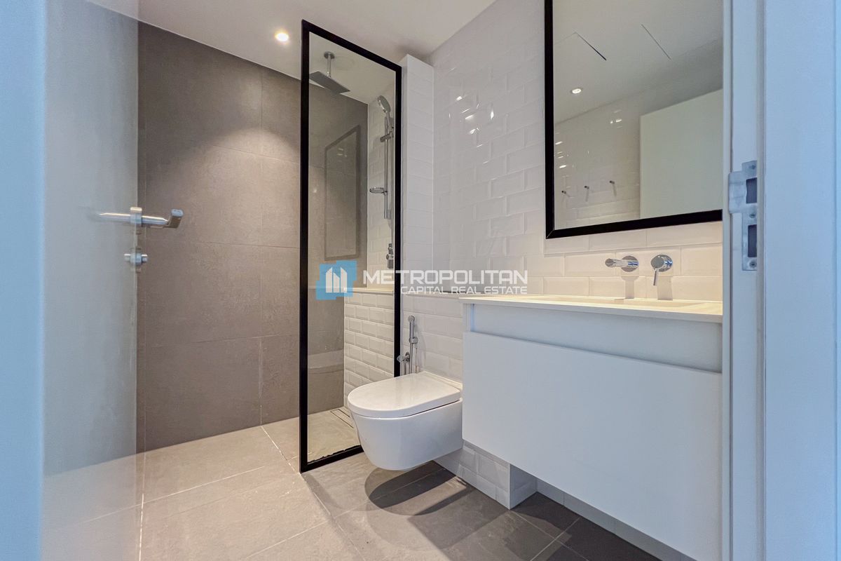 Spacious Studio | High Floor | Sea View | Vacant