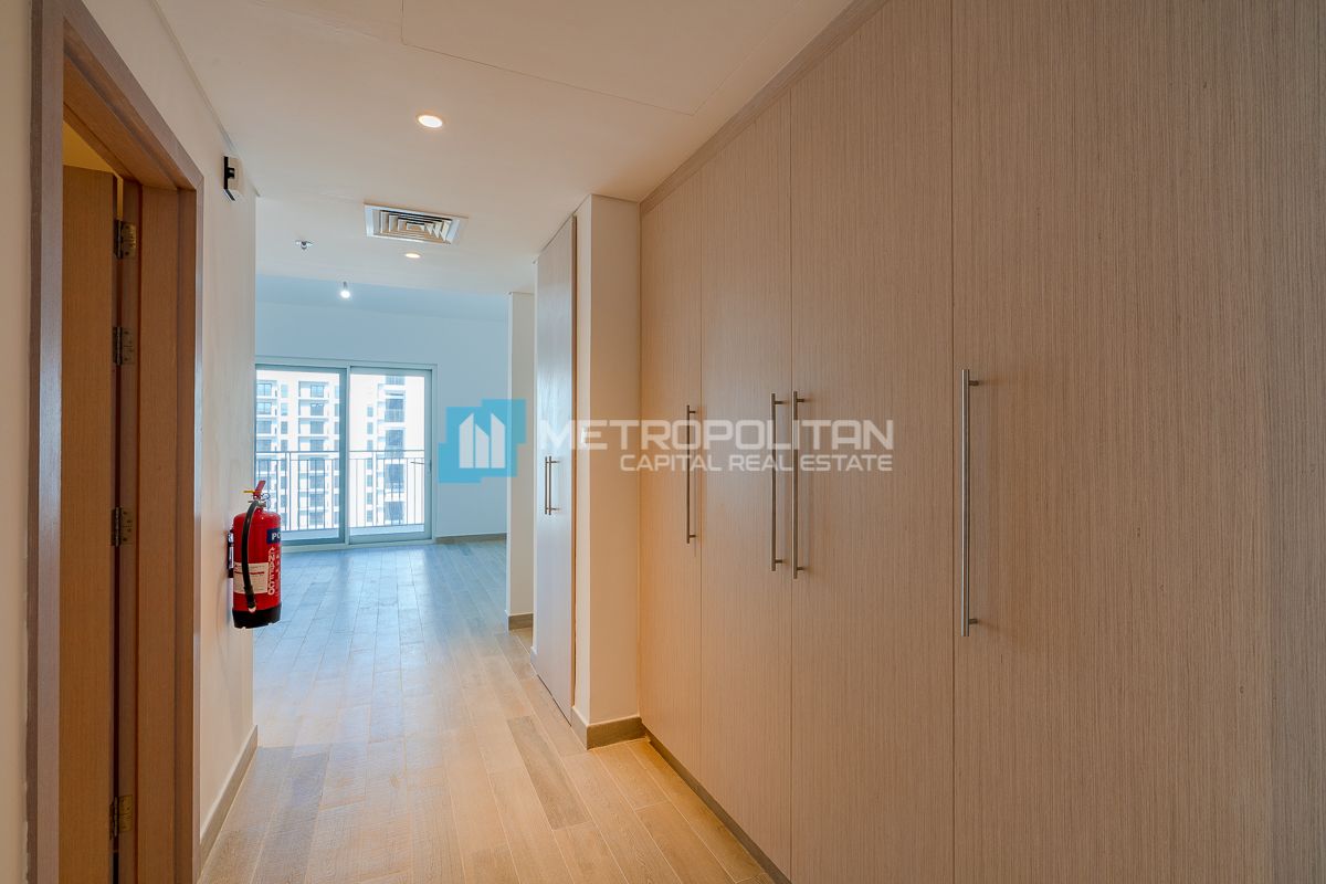 High Floor | Canal and Pool View | Studio+Balcony