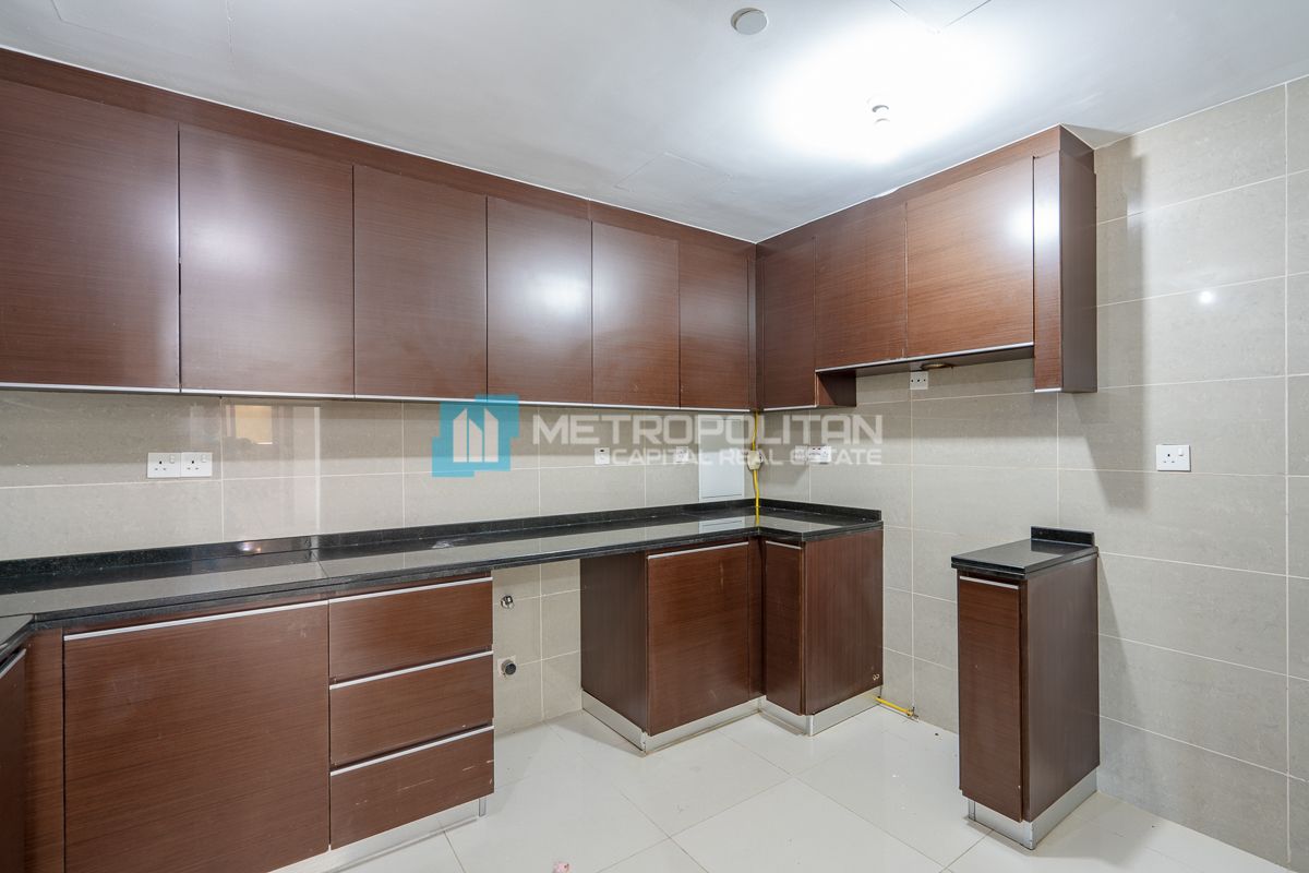 Big Layout |High Floor |Owner Occupied | Furnished