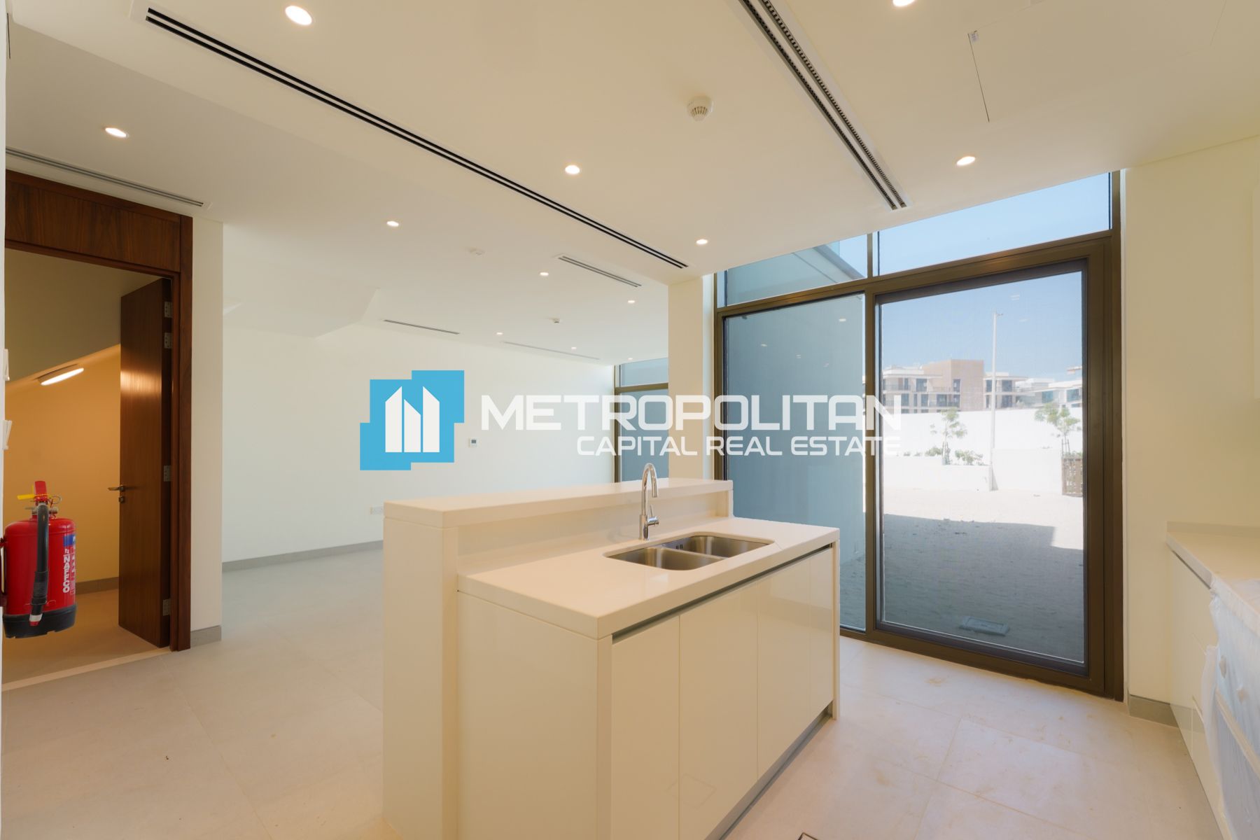 Single Row | 2BR w/ Balcony | Convenient Location