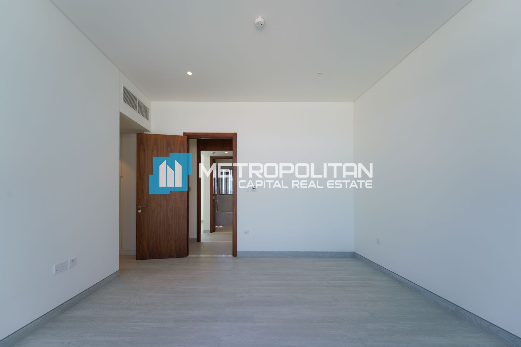 Single Row | 2BR w/ Balcony | Convenient Location