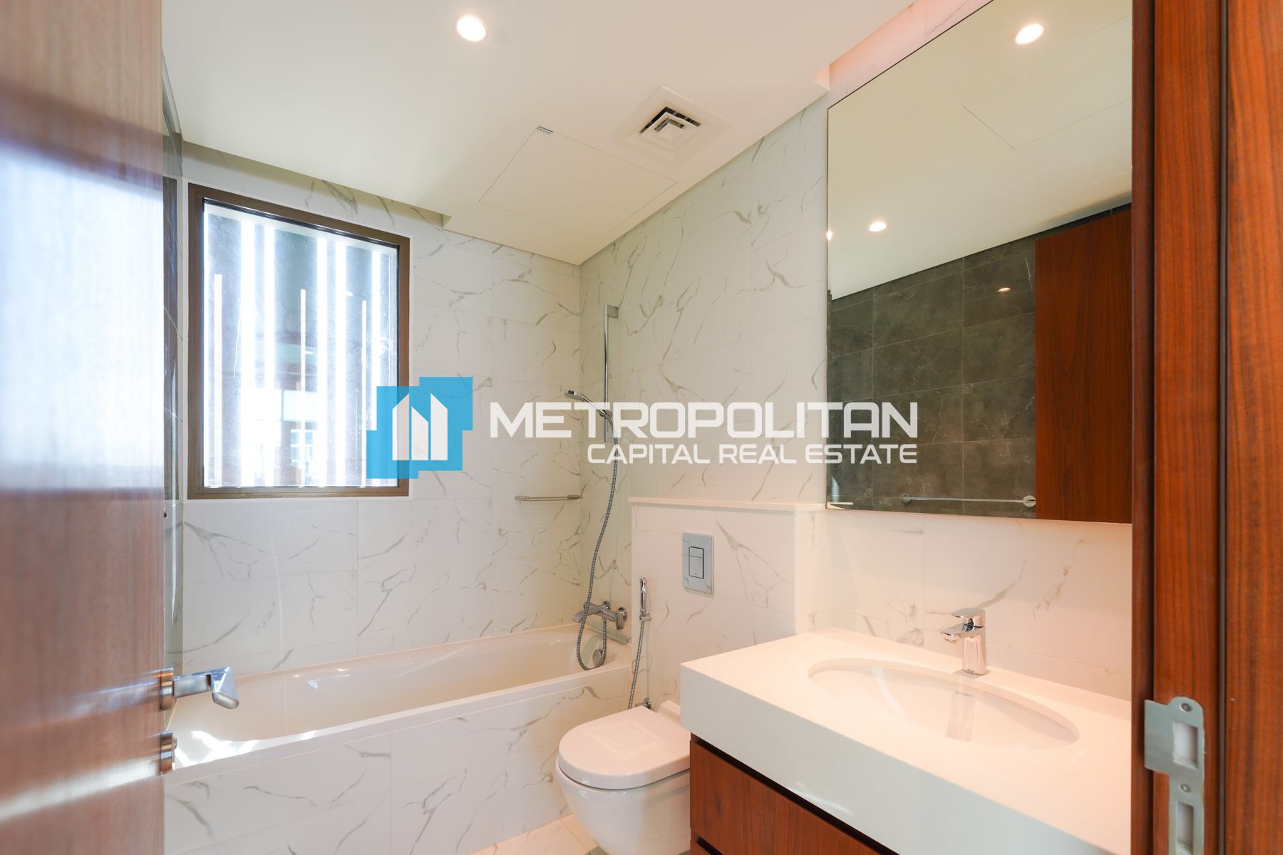 Single Row | 2BR w/ Balcony | Convenient Location