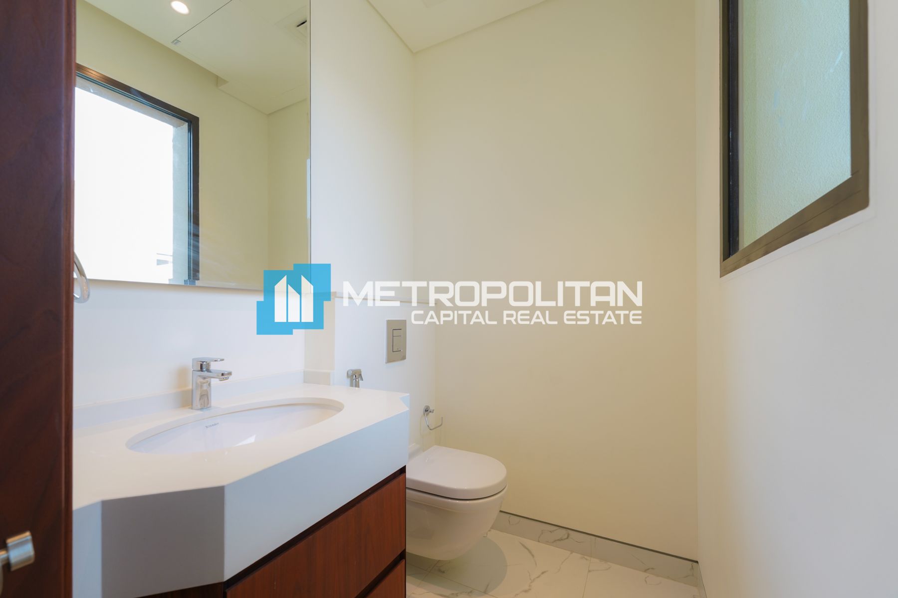 Single Row | 2BR w/ Balcony | Convenient Location
